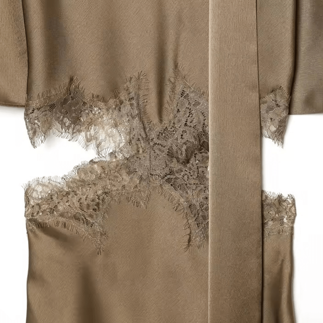 Asymmetrisches Satin Kleid mit Spitzenbesatz & Schalkragen - Fav Avenue
