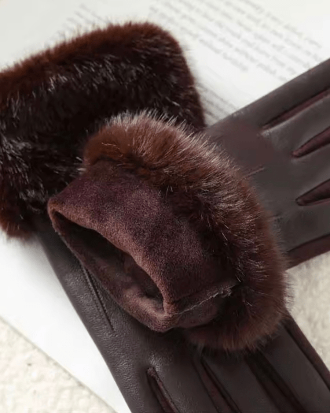 Fell und Lederhandschuhe - Fav Avenue