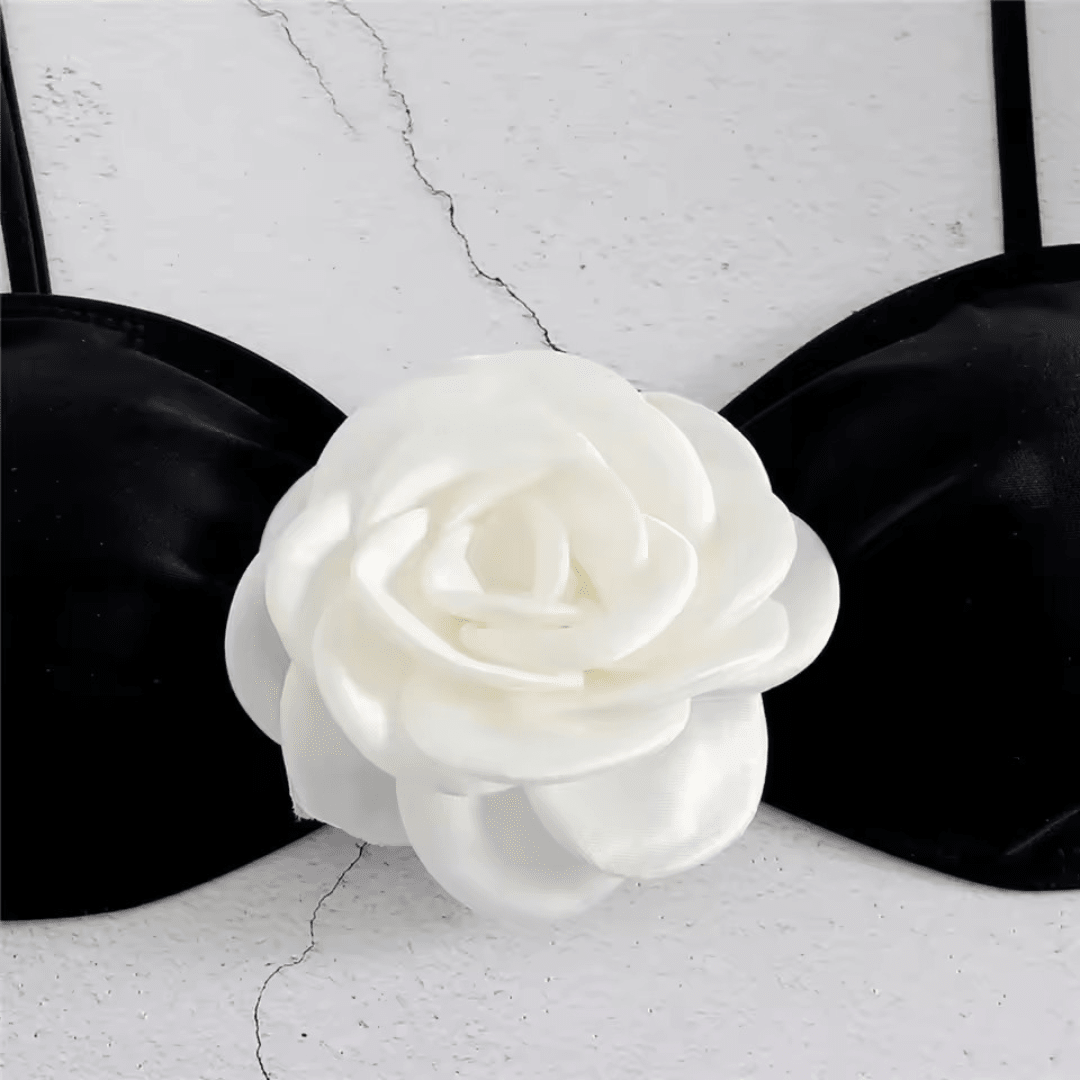 Rose Noir Bikini mit 3D Blüten - Fav Avenue