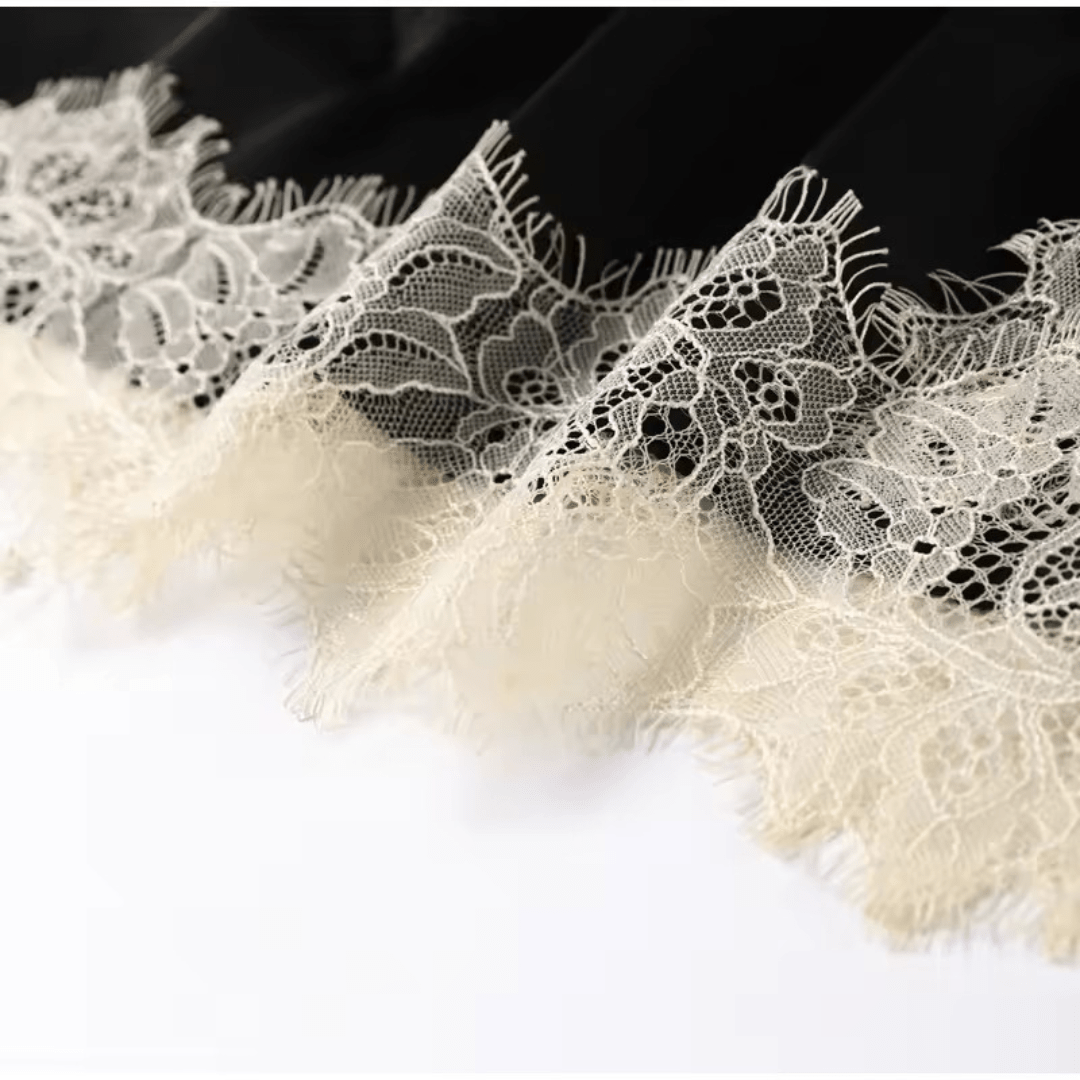 Spitze Abendkleid mit Glockenärmeln - Fav Avenue